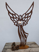 Lade das Bild in den Galerie-Viewer, Engel mit Herz Edelrostdeko Alrabi Kerze Adventsdeko