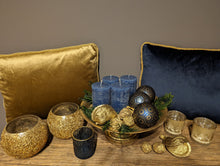 Lade das Bild in den Galerie-Viewer, Elegante Samtkissen in Navy Blue oder Goldfarben mit Goldpaspelierung von Mars & More 45 x 35 (Hülle inkl. Inlett)