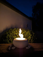 Lade das Bild in den Galerie-Viewer, Fire Bowl - Moderne Steinfeuerschale als Tischfeuer mit Bioethanolbefeuerung