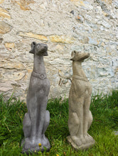 Lade das Bild in den Galerie-Viewer, Vornehme und edle Greyhound-Statue - HANDMADE aus Steinguss, naturton (frostfest bis -30 Grad)