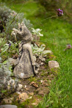 Lade das Bild in den Galerie-Viewer, Kronenwächterin Florentine Gartenstatue Steinguss Alrabi