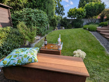 Lade das Bild in den Galerie-Viewer, WasserTisch_Sprudelbrunnen_mit_Glasplatte_Cortenstahl_LED-Beleuchtung_Gartengestaltung_Wasserspiel_Gartenlounge_Terrassendeko_Gartenoase