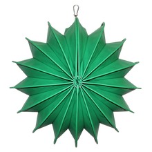 Lade das Bild in den Galerie-Viewer, Grüner wetterfester Lampion - in drei möglichen Größen