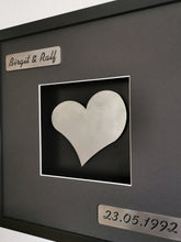 Lade das Bild in den Galerie-Viewer, 3D-Objektbilderrahmen (ca. 35 x 35 cm) mit Motiv "Herz geschwungen"