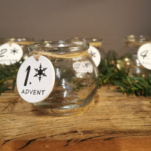 Lade das Bild in den Galerie-Viewer, Beschriftetes Adventsgläser-Set für die Vorfreude auf Weihnachten