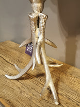 Lade das Bild in den Galerie-Viewer, Alpin Chic: Imposanter Champagnerkühler mit zwei großen Hirschköpfen und Geweihstandfuß in antiksilber