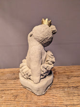 Lade das Bild in den Galerie-Viewer, Zuckersüße Ballerina in vier möglichen Varianten - HANDMADE aus Steinguss, naturton (frostfest bis -30 Grad)