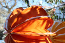 Lade das Bild in den Galerie-Viewer, Barlooon mit Schnee oranger Lampion Alrabi Pro-Idee Gartenträume