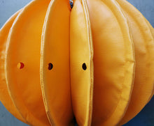 Lade das Bild in den Galerie-Viewer, Barlooons Lampion für den Garten in gelb mit Regenablusslöchern Alrabi Metall & Design