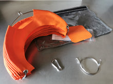 Lade das Bild in den Galerie-Viewer, Barlooons Gartenlampion orange Lieferumfang