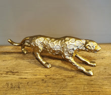 Lade das Bild in den Galerie-Viewer, Eleganter Leopard zum exklusive Akzente setzen in zwei möglichen Farben