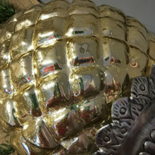 Lade das Bild in den Galerie-Viewer, Edle und außergewöhnliche sehr große Glaszapfen in antik silber-gold in zwei Größen