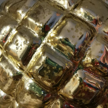 Lade das Bild in den Galerie-Viewer, Edle und außergewöhnliche sehr große Glaszapfen in antik silber-gold in zwei Größen
