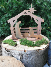 Lade das Bild in den Galerie-Viewer, Edelrost-Krippe in 3D-Aufbau, wunderschöne Außendeko