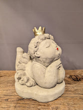 Lade das Bild in den Galerie-Viewer, Zuckersüße Ballerina in vier möglichen Varianten - HANDMADE aus Steinguss, naturton (frostfest bis -30 Grad)