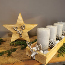 Lade das Bild in den Galerie-Viewer, Massives Holztablett mit zwei Hirschköpfen in antiksilber (Holzunikat) - moderner rustikaler Charme