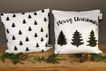 Lade das Bild in den Galerie-Viewer, "Merry Christmas" Motiv-Samtkissen in weiß-schwarz super für Mix & Match-Deko, 45 x 45 (Hülle inkl. Inlett)