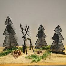 Lade das Bild in den Galerie-Viewer, Modernes Rentier schwarz mit imposantem Geweih