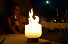 Lade das Bild in den Galerie-Viewer, QTable - Quarzglasschale als Tischfeuer - Wärme und Atmosphäre pur mit Bioethanolbefeuerung