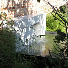 Lade das Bild in den Galerie-Viewer, Wasserwand aus Aluminium farbig pulverbeschichtet in verschiedenen Ausführungen zur Montage an den Wasserbecken