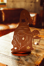 Lade das Bild in den Galerie-Viewer, Schlafwandlerwichtel aus Edelrost mit Laterne für ein Teelicht