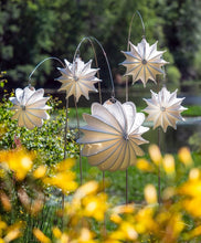Lade das Bild in den Galerie-Viewer, Barlooon Wetterfeste Lampions weiß mit gelben Blumen robust