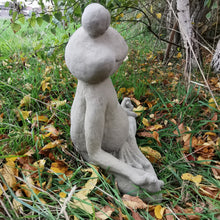 Lade das Bild in den Galerie-Viewer, Großer und schwerer Meditations-Frosch zum Entspannen im Naturton HANDMADE aus Steinguss (frostfest -30 Grad)