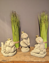 Lade das Bild in den Galerie-Viewer, Zuckersüße Ballerina in vier möglichen Varianten - HANDMADE aus Steinguss, naturton (frostfest bis -30 Grad)