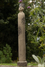 Lade das Bild in den Galerie-Viewer, Beetschlaefer Alwin designed by  Sasch-Kunsthandwerk aus Steinguss Gartendeko frostfest von Alrabi
