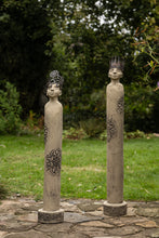 Lade das Bild in den Galerie-Viewer, Gartendesign Steinguss Beetschlaefer Alwin und Alwine Gartendeko Alrabi Sasch-Kunsthandwerk
