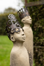 Lade das Bild in den Galerie-Viewer, Gartenstatue Steinguss Beetschlaefer Alwin und Ansgar Alwine Gartendeko Alrabi
