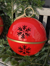 Lade das Bild in den Galerie-Viewer, Ausgefallene Dekoration Weihnachtskugel Christbaumkugel riesig metall rotgold Alrabi Design 
