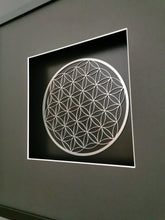 Lade das Bild in den Galerie-Viewer, 3D-Objektbilderrahmen (ca. 40 x 40 cm) mit Motiv &quot;Blume des Lebens&quot;
