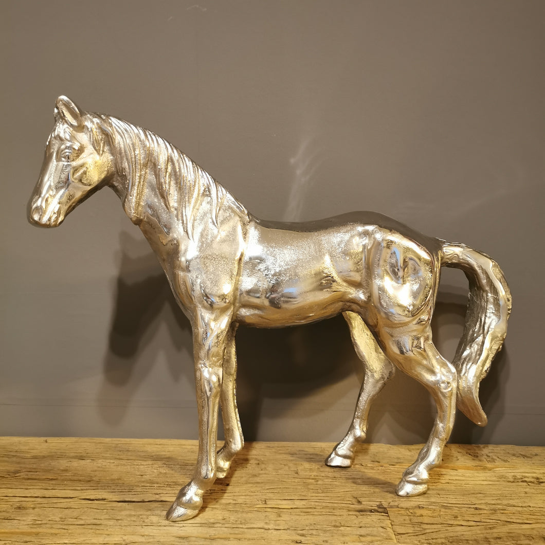 Großes elegantes Pferd in antiksilbernem Aluminiumguß