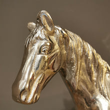Lade das Bild in den Galerie-Viewer, Großes elegantes Pferd in antiksilbernem Aluminiumguß
