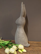 Lade das Bild in den Galerie-Viewer, Moderner geradliniger Hase in XXL-Größe  HANDMADE aus Steinguß, naturton (frostfest bis -30 Grad)
