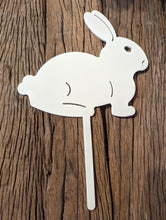 Lade das Bild in den Galerie-Viewer, Putziger Hase zum Stecken in weiß aus Aluminium für drinnen &amp; draußen
